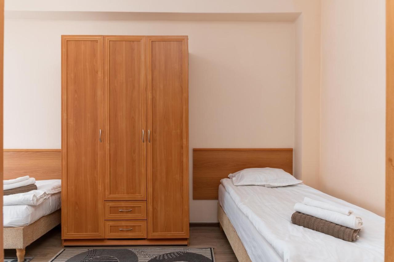 בוסטרי Talisman Village Hotel מראה חיצוני תמונה