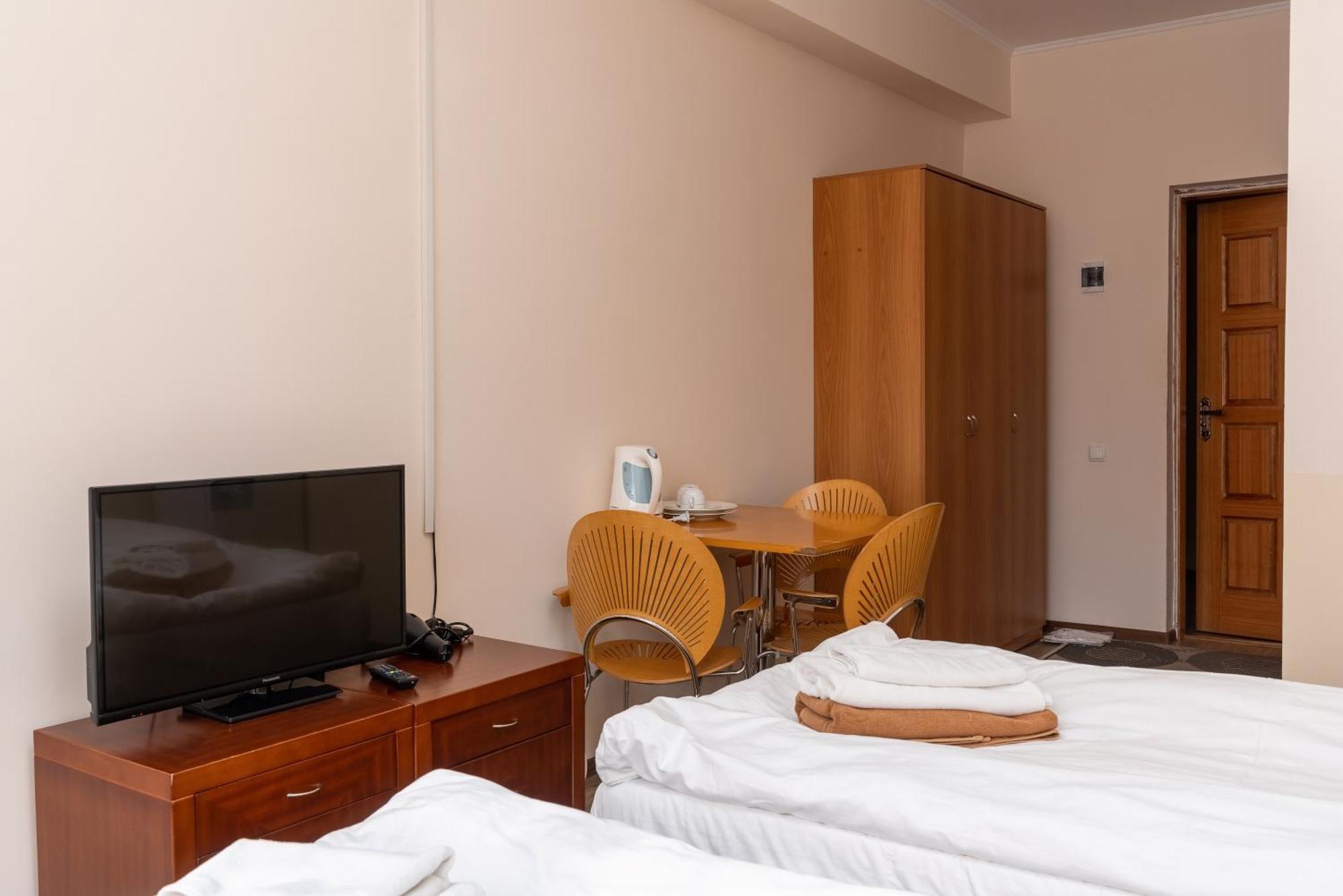 בוסטרי Talisman Village Hotel מראה חיצוני תמונה