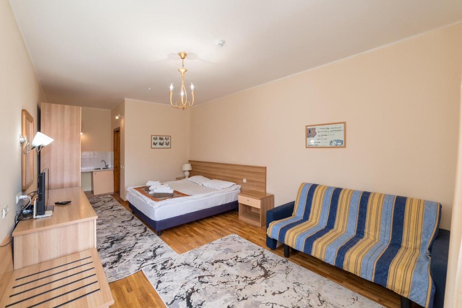 בוסטרי Talisman Village Hotel מראה חיצוני תמונה