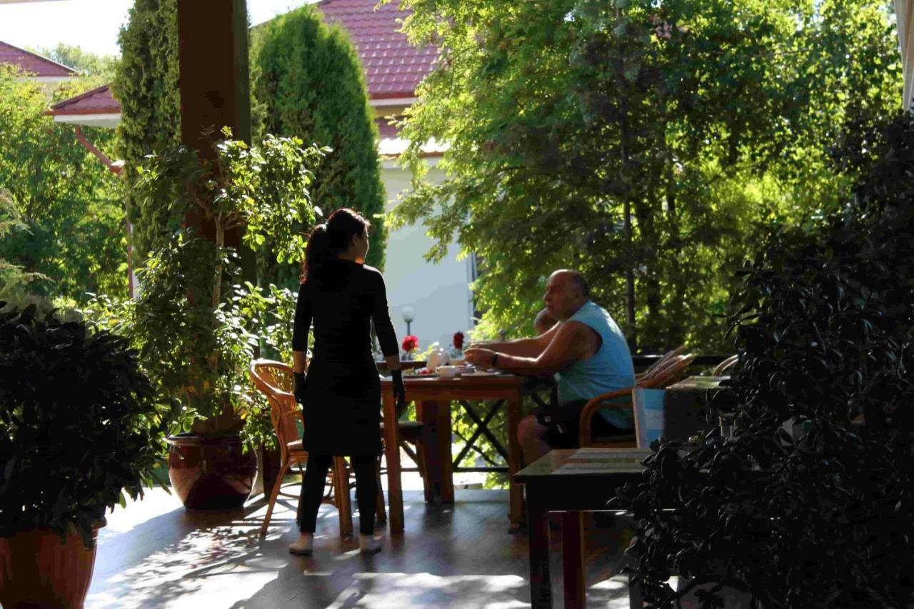 בוסטרי Talisman Village Hotel מראה חיצוני תמונה