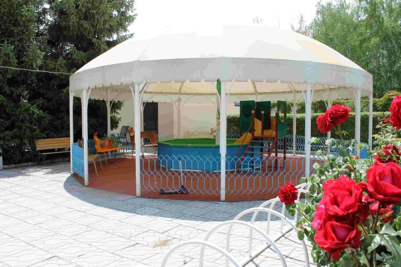 בוסטרי Talisman Village Hotel מראה חיצוני תמונה