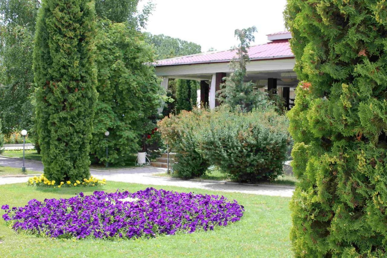 בוסטרי Talisman Village Hotel מראה חיצוני תמונה